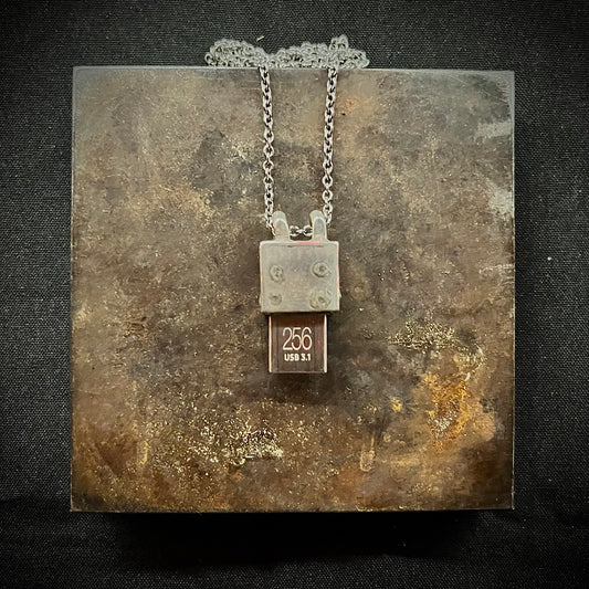 USB necklace - 256GB